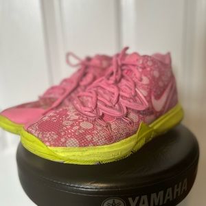 Kyrie Patrick basketball shoes